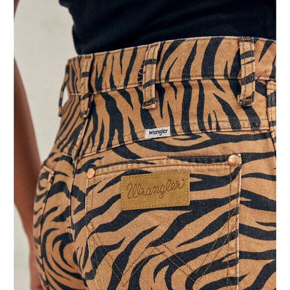NWT Wrangler X Free People  High Rise Wild West Tiger Purr Print Straight Jeans - Picture 4 of 12